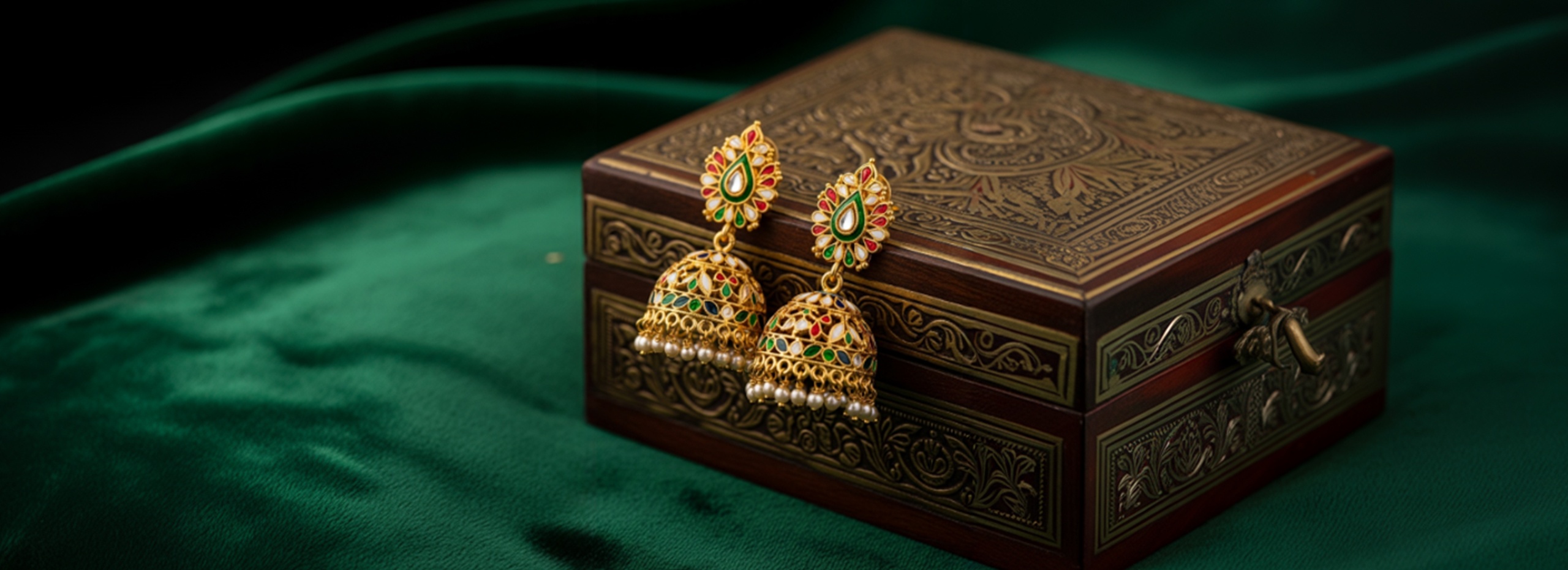 Timeless Beauty: Why Gold Jewellery Will Never Go Out of Style